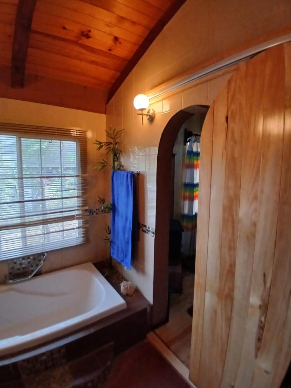 Cabana Con Banera Y Chimeneas En Puesta De Sol El Pacifico Екстериор снимка